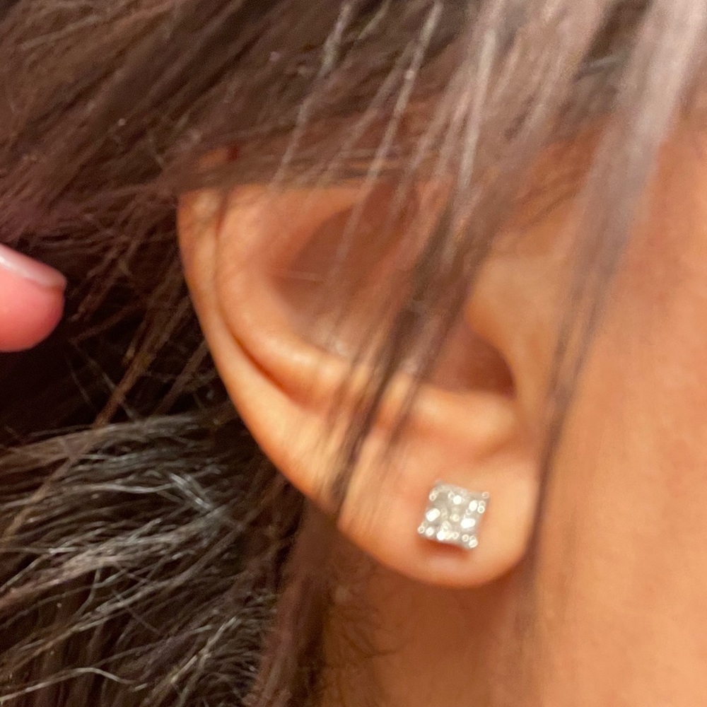 14k White Gold Diamond Earrings